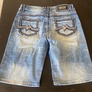 Miss Me embroidered women's Bermuda shorts size 28
